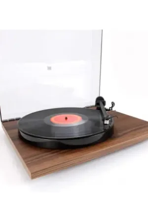 Livraison rapide - Rega Planar 1 walnut avec cellule Carbon MM