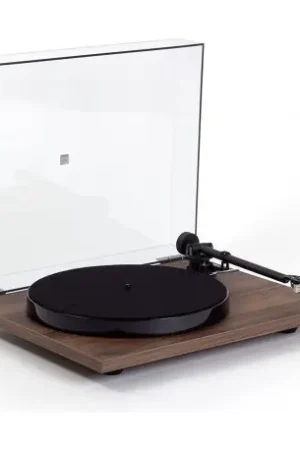 Envoi rapide | Rega Planar 1 Plus walnut avec cellule Carbon MM