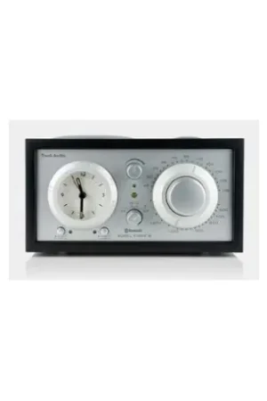 Nouveau au catalogue | TIVOLI Model Three BT BLACK SILVER RADIO BT AM FM ET AUX ET REVEIL