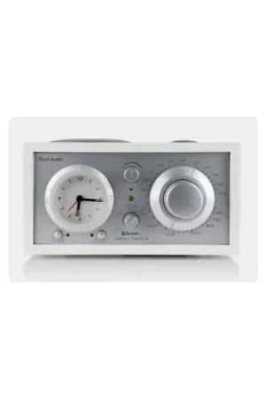 Plus que quelques unités - TIVOLI Model Three BT WHITE SILVER RADIO BT AM FM ET AUX ET REVEIL