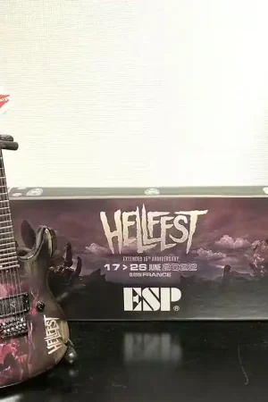En stock - ESP MINI GUITARE DE DECORATION ESP X HELLFEST 2022 - 15EME ANNIVERSAIRE
