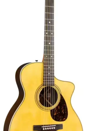 Disponible maintenant - Martin Guitar Sc-28E