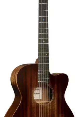 Plus que quelques pièces - Martin Guitar 000C JUNIOR STREETMASTER